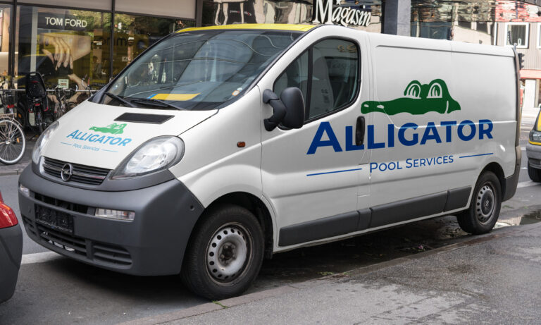 alligator-pool-services-van-parked